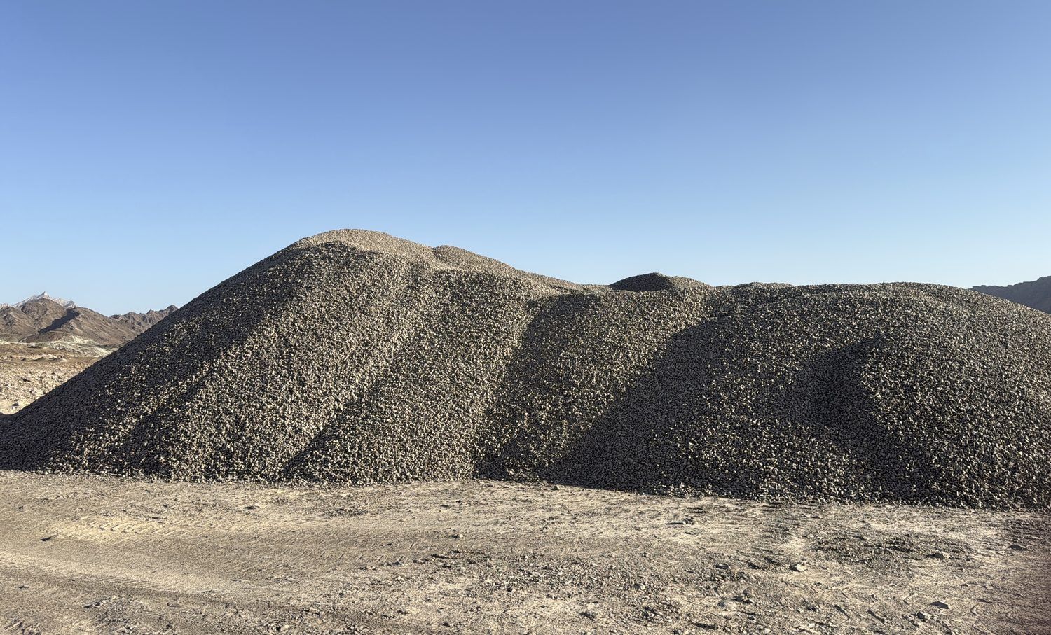 20 mm crushed aggregate stockpile